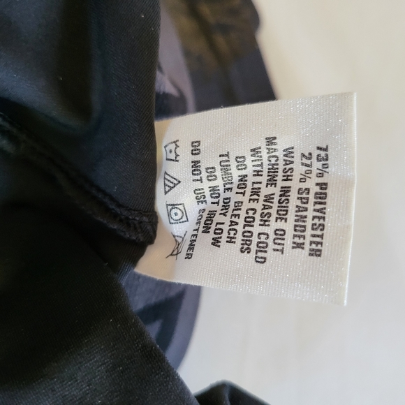 Zyia Black Banded Marble Hustle Shorts - Picture 5 of 5